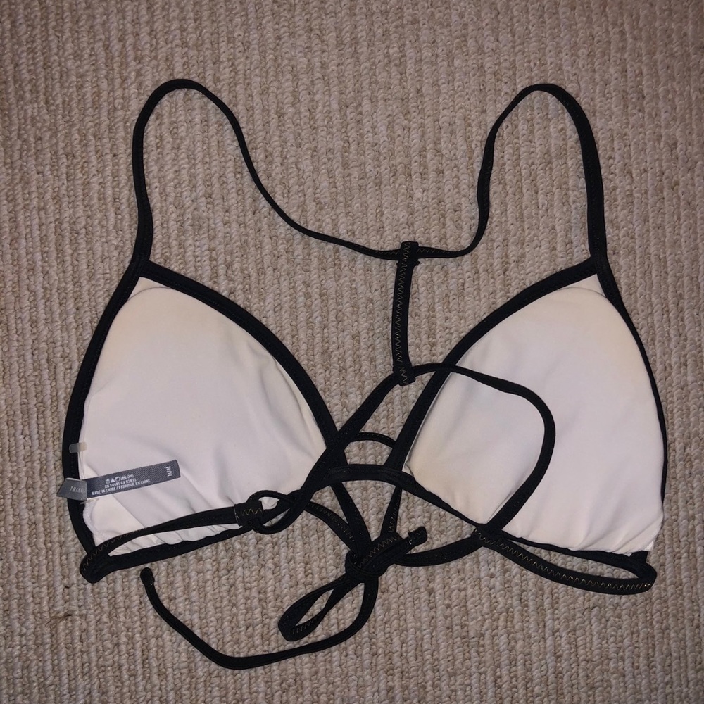 bikini! - Picture 2 of 3